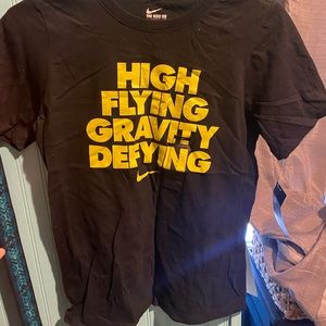 Boys L Nike graphic t shirt